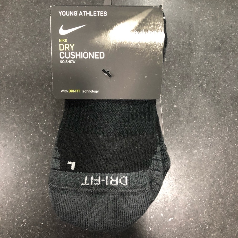 Nike Dry Cushioned No Show Youth Socks 🧦